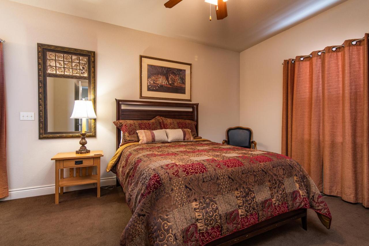 Two Bedroom Villa In The Heart Of Branson! Eksteriør billede