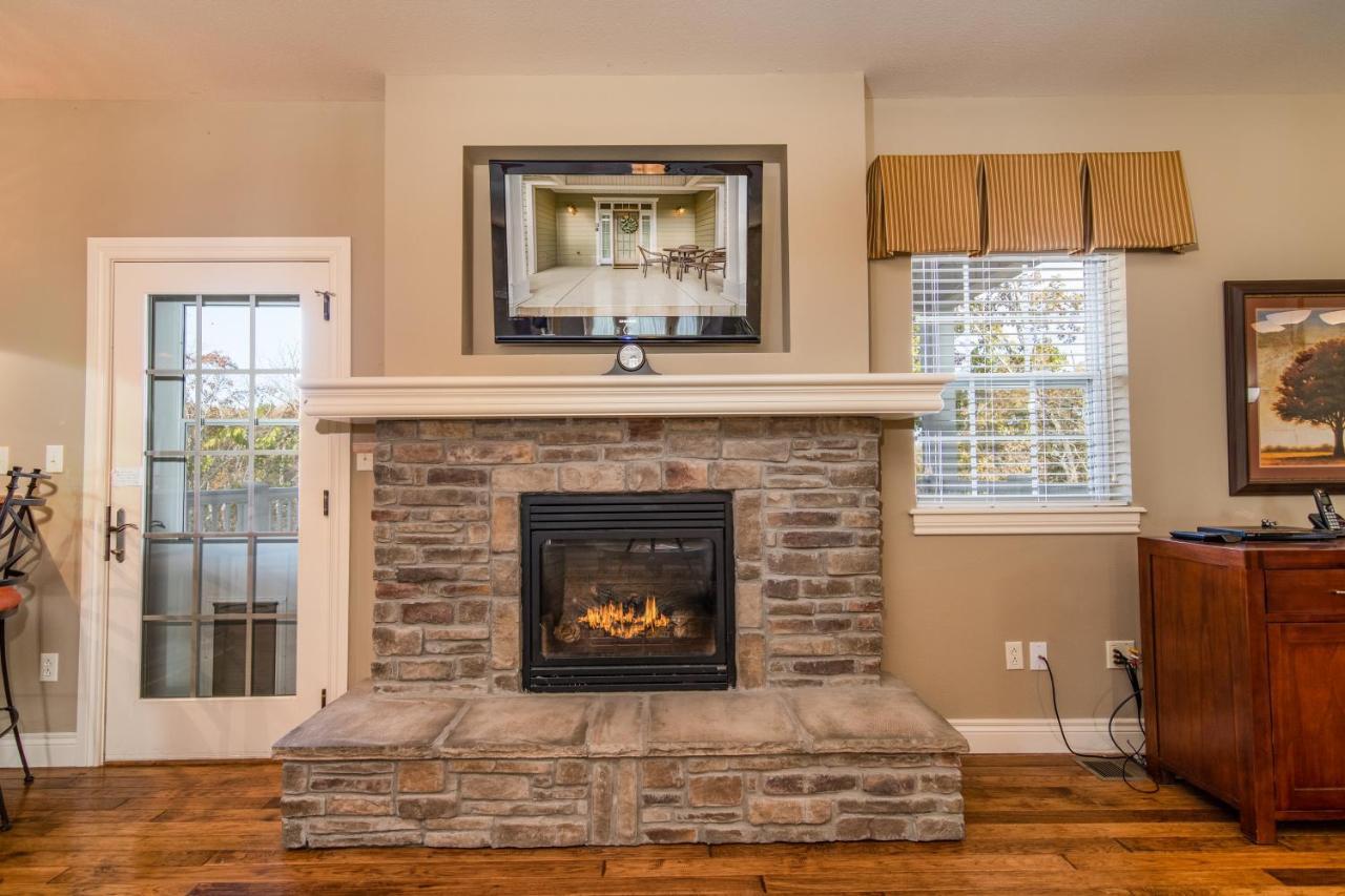 Two Bedroom Villa In The Heart Of Branson! Eksteriør billede