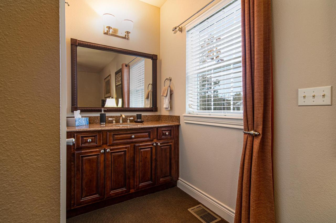 Two Bedroom Villa In The Heart Of Branson! Eksteriør billede