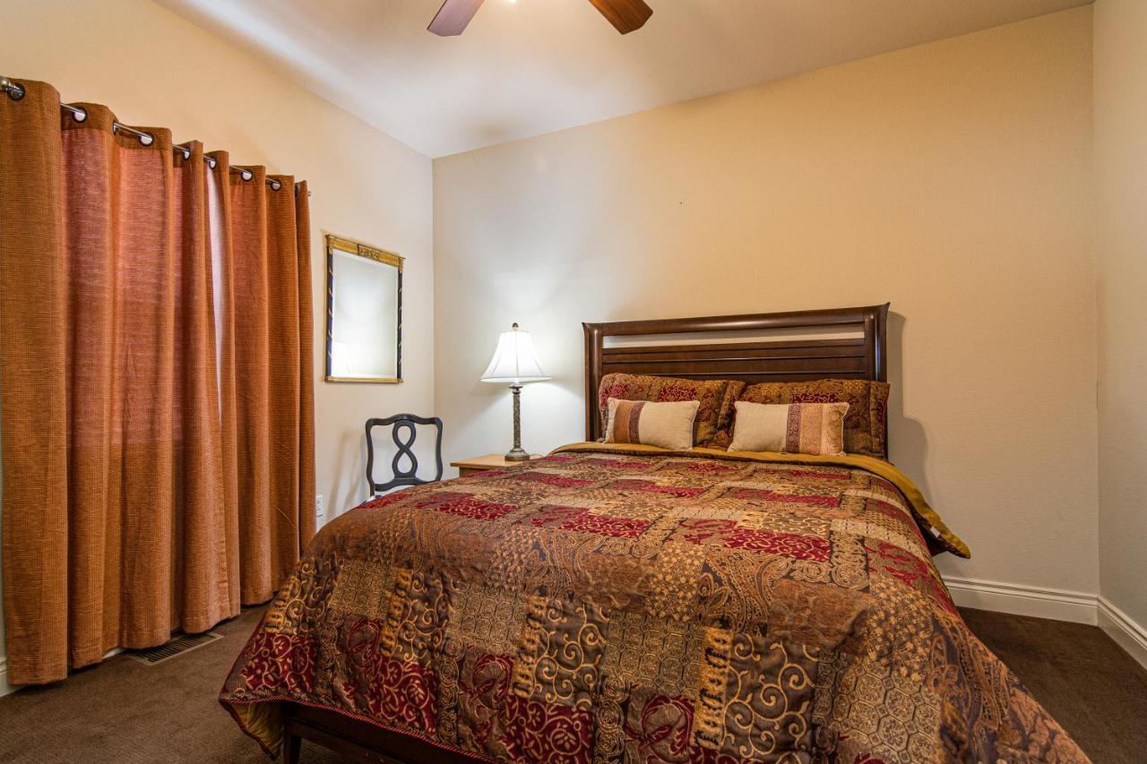 Two Bedroom Villa In The Heart Of Branson! Eksteriør billede