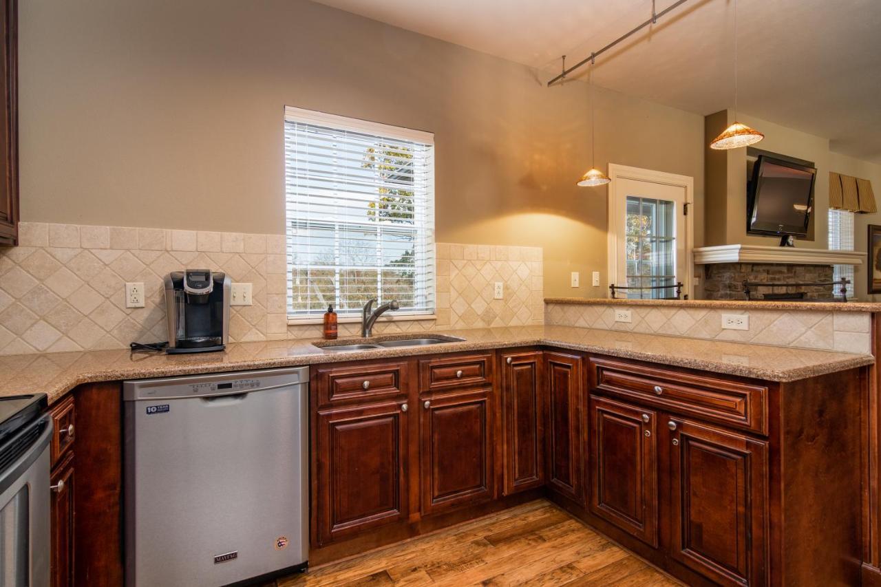 Two Bedroom Villa In The Heart Of Branson! Eksteriør billede